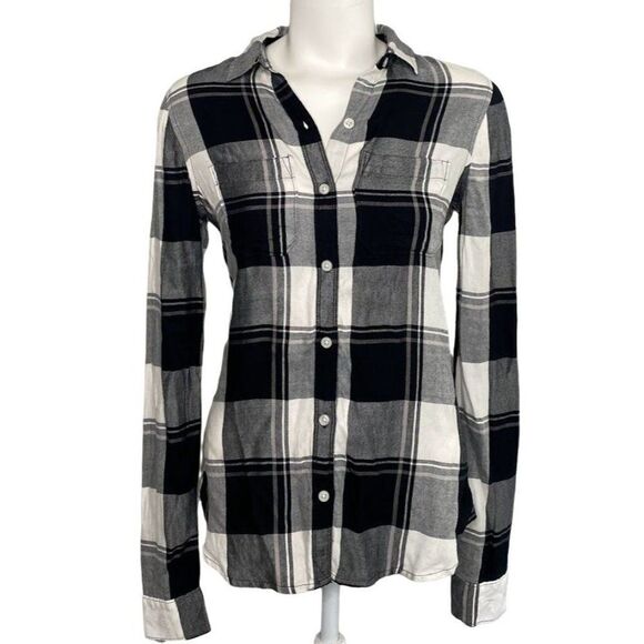 So Black White Plaid Long Sleeve Button Down Perfect Shirt Top Rayon Sz XS - Picture 1 of 8
